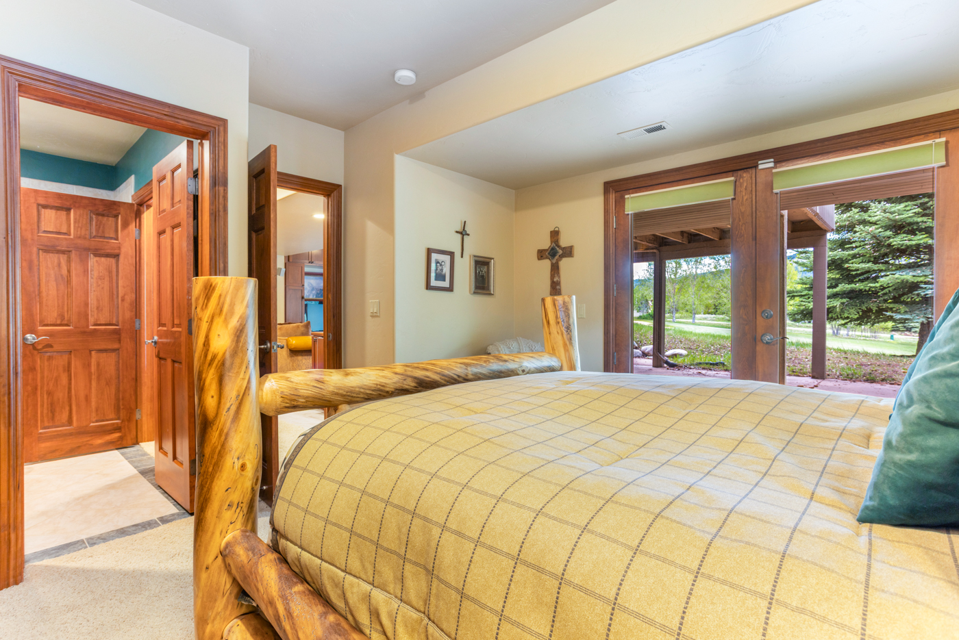 Lower Level Family Room + Suite — photograph 7