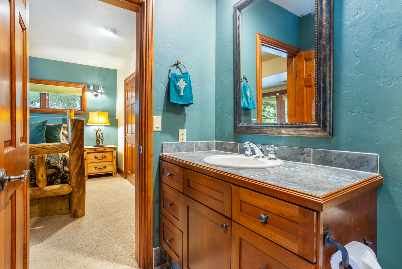 Lower Level Family Room + Suite — photograph 8