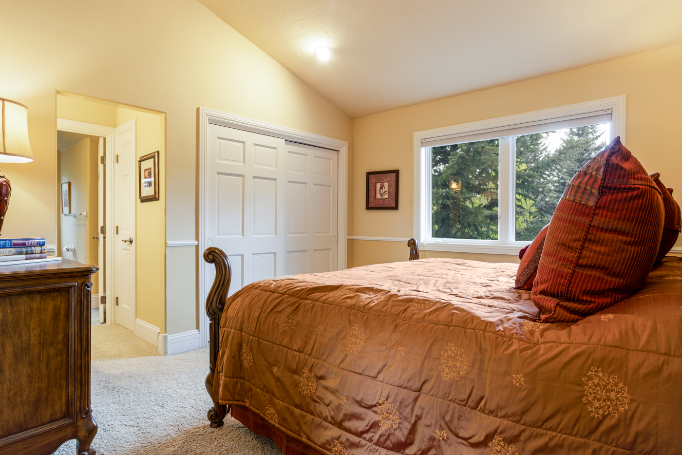 Bedrooms + Sitting Area — photograph 4